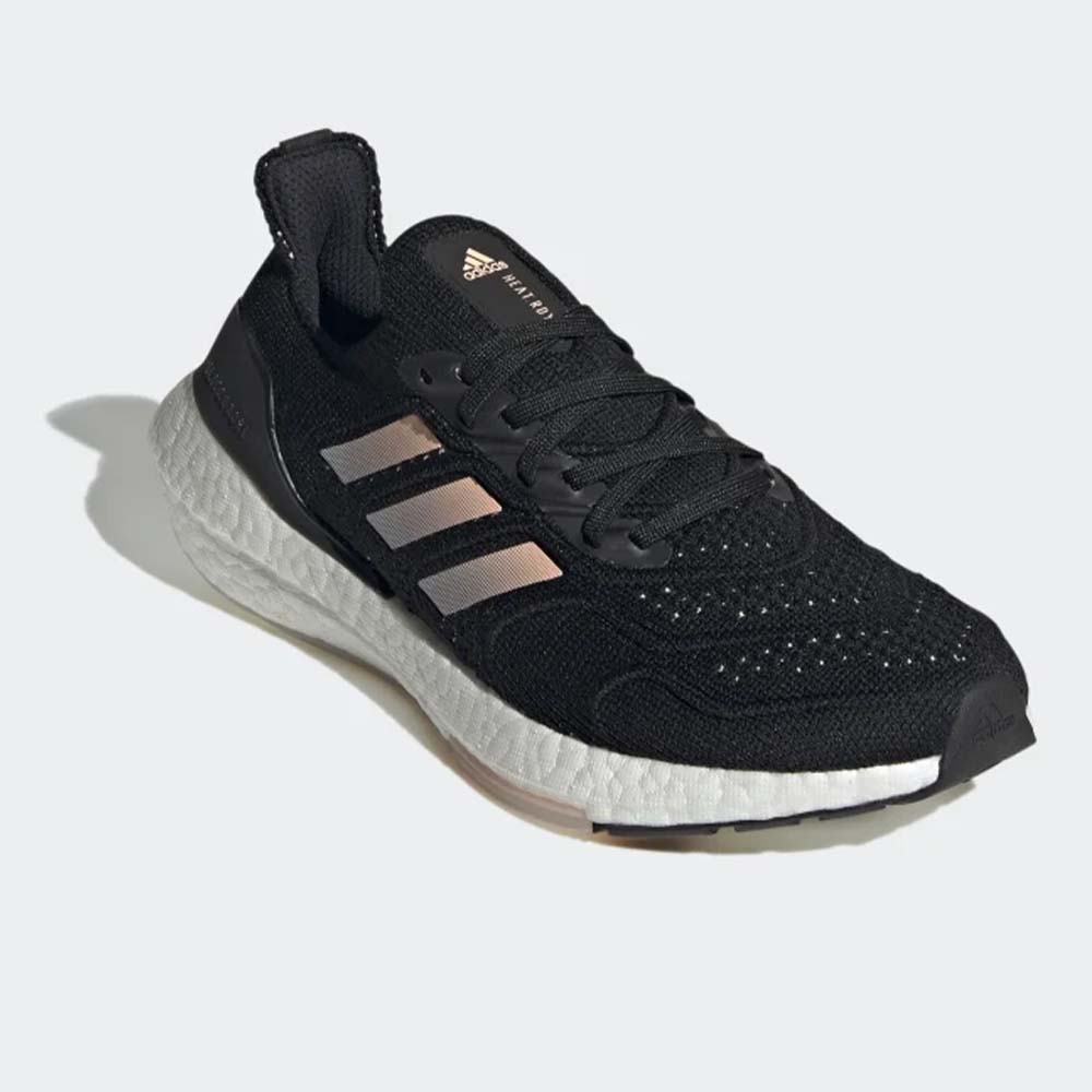ULTRABOOST 22
